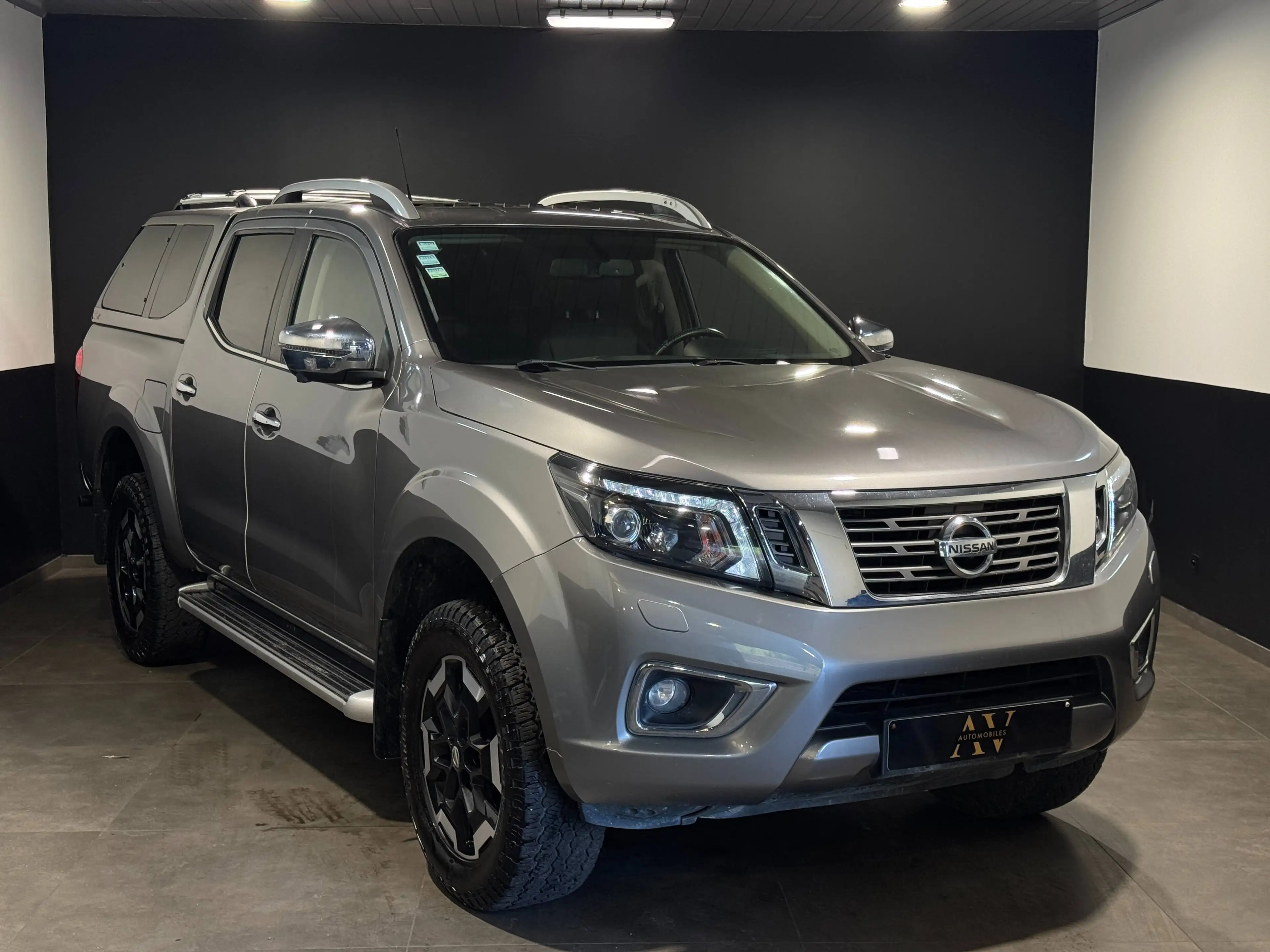 Nissan Navara ** 2.3 dCi ** 4WD ** Tekna ** GPS ** Garantie 12 mois **