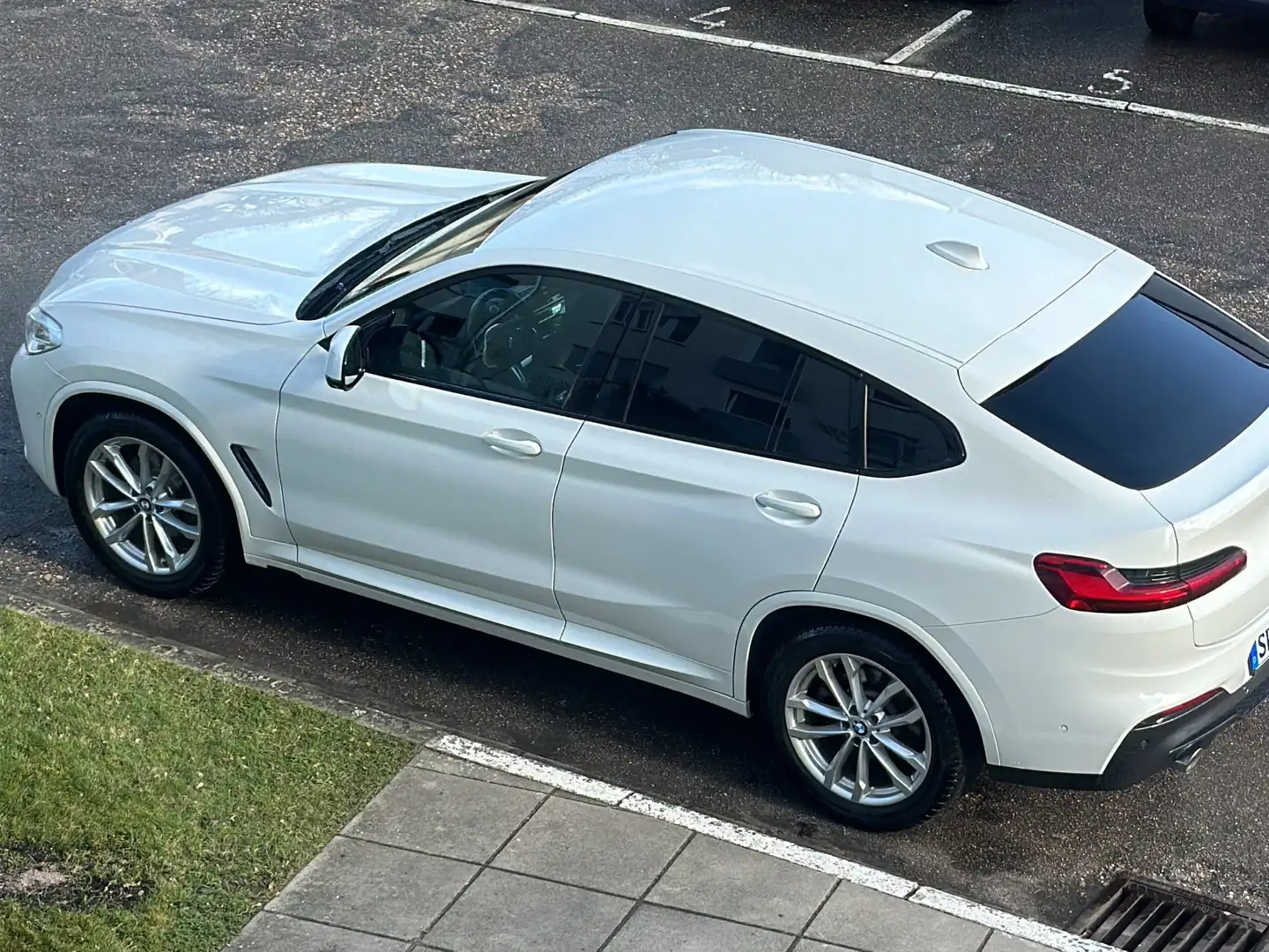 BMW X4 X4 xDrive20i Aut. xLine Weiß - 1