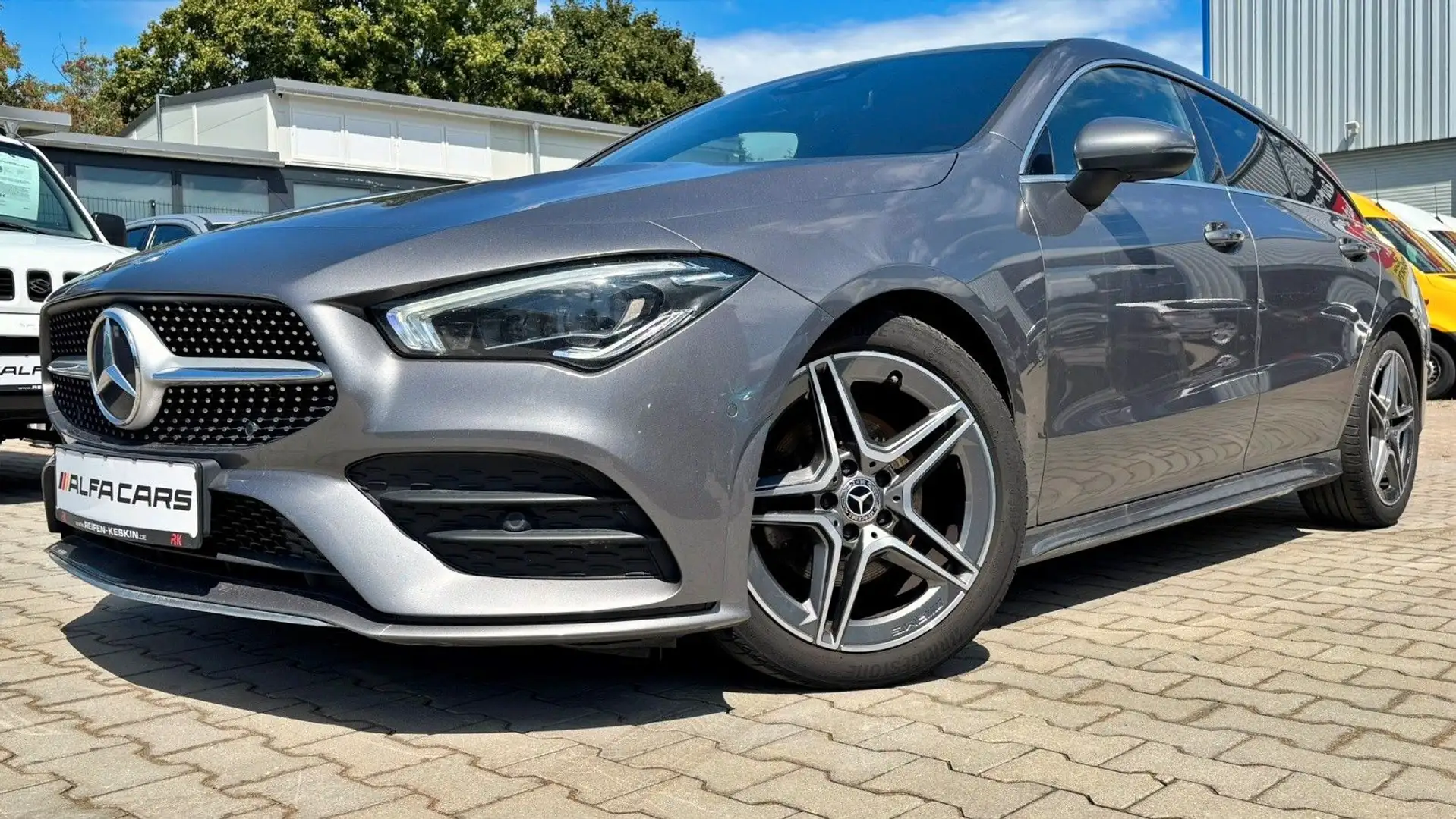 Mercedes-Benz CLA 200 AMG LINE/LED/NAVI/SHZ Grau - 1