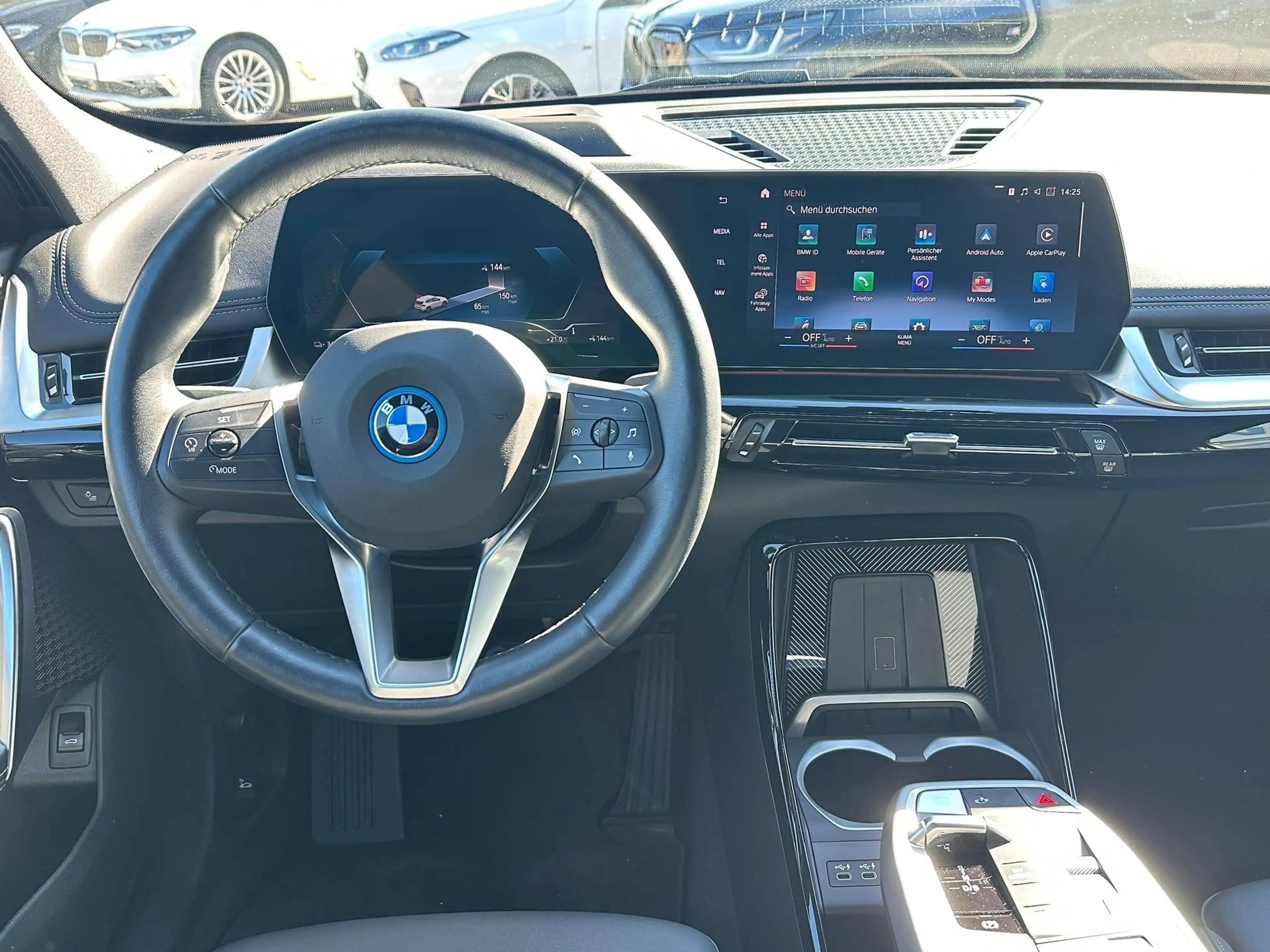 BMW iX1 xDrive30 xLine AHK ACC LED Prof Paket — photo 9