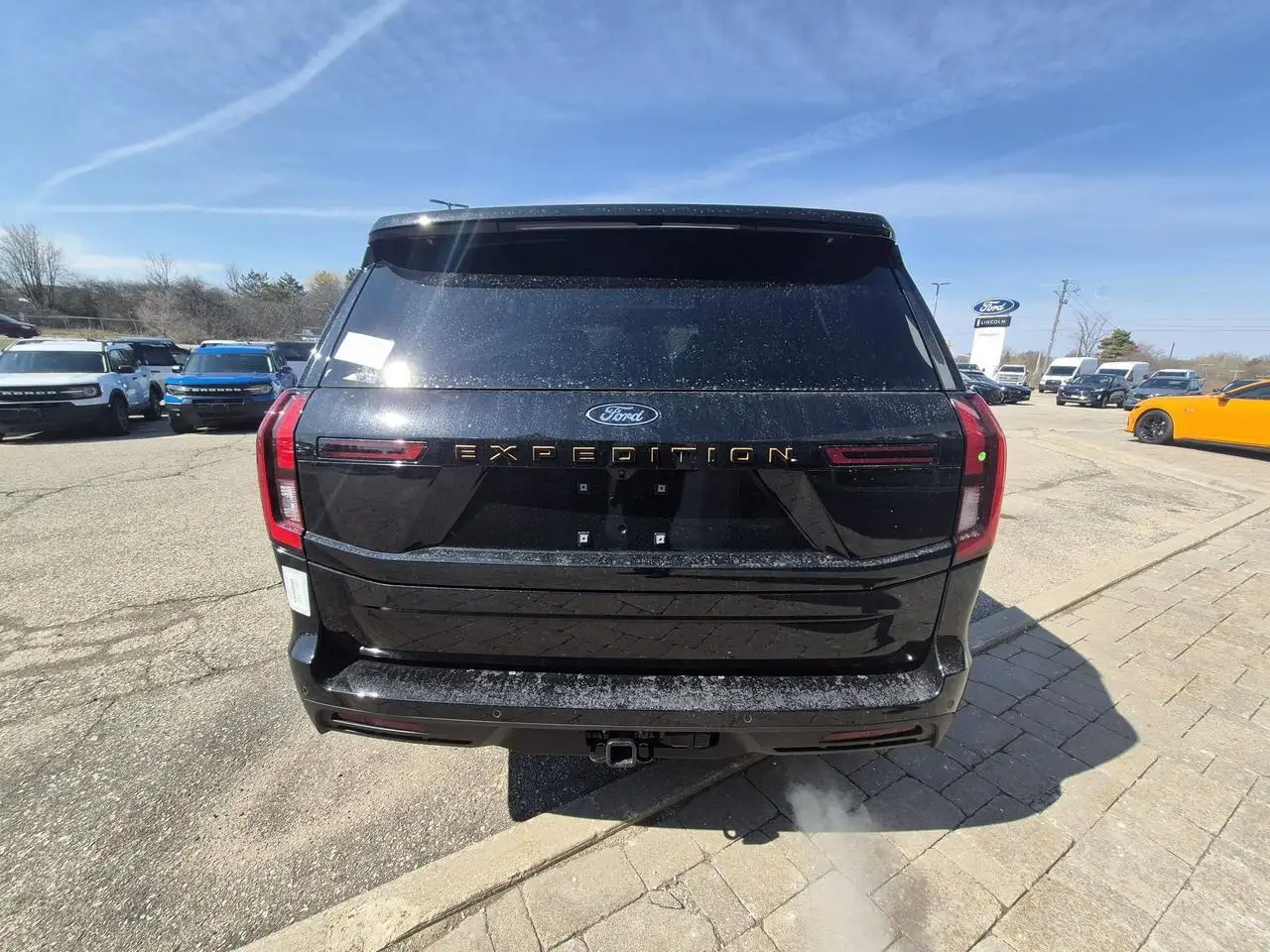 Ford Expedition снимка Ford Expedition