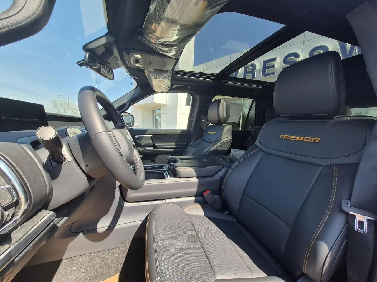 Ford Expedition снимка Ford Expedition
