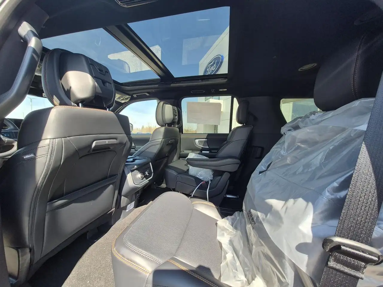 Ford Expedition снимка Ford Expedition