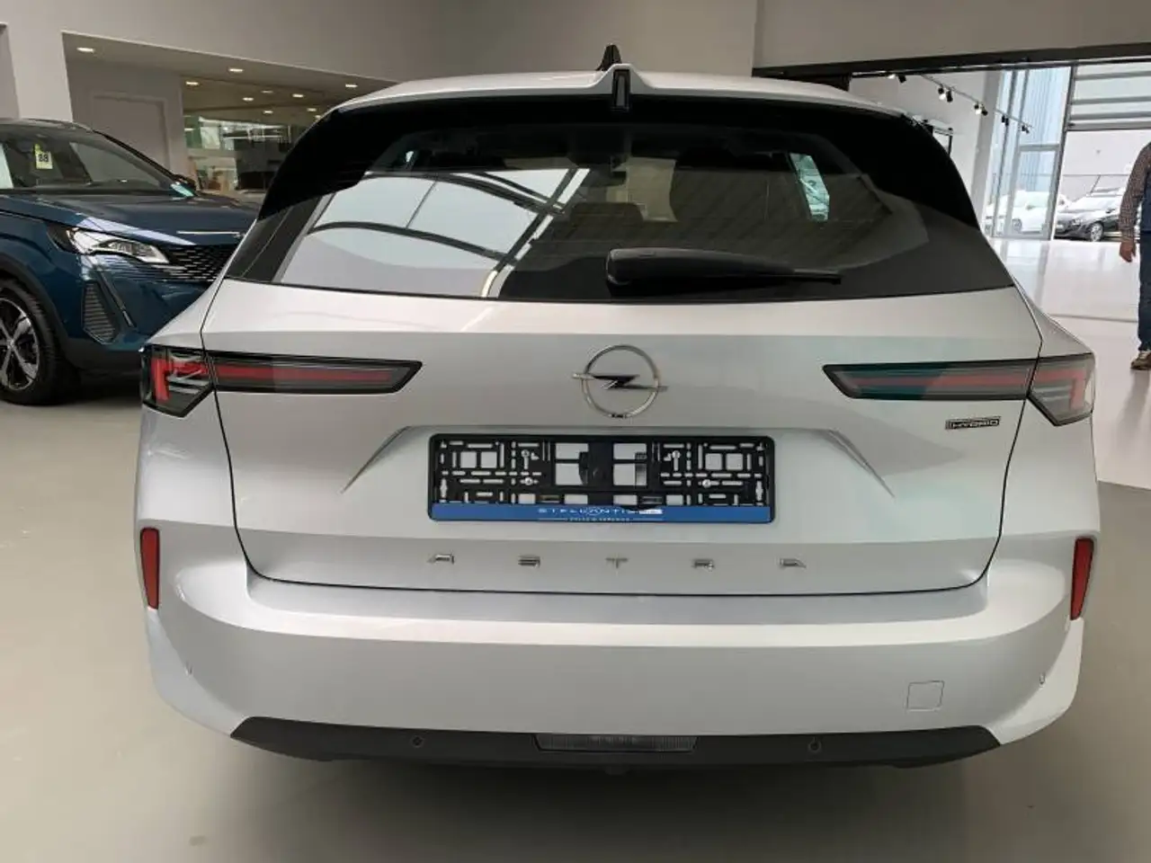Opel Astra Sports Tourer 6 1.6 Turbo Hybrid 132kW Edition, миниатюра 4