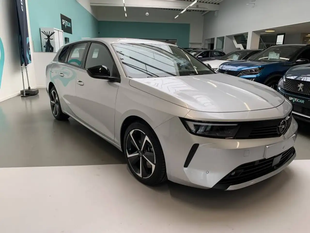 Opel Astra Sports Tourer 6 1.6 Turbo Hybrid 132kW Edition, миниатюра 2