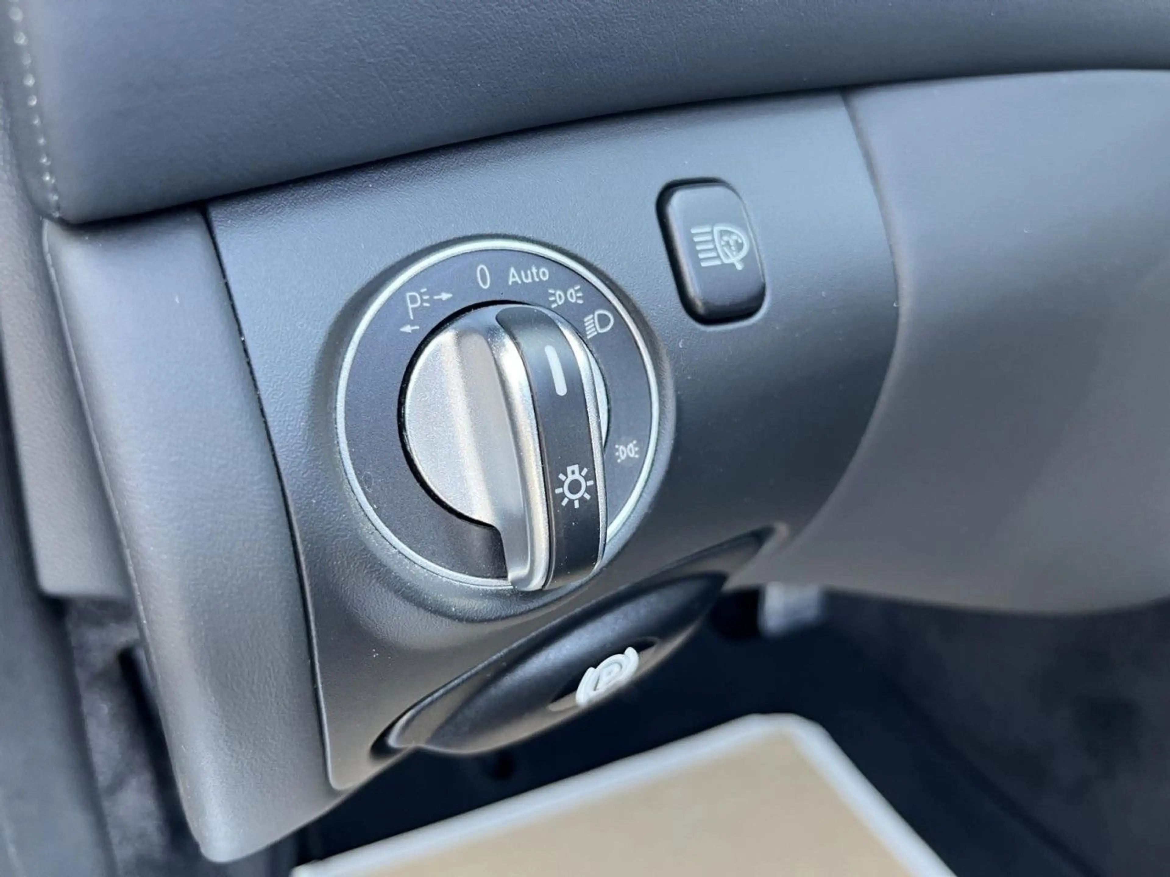 Mercedes-Benz SL 63 AMG Pano Active Body Control Airscarf Comand — photo 10