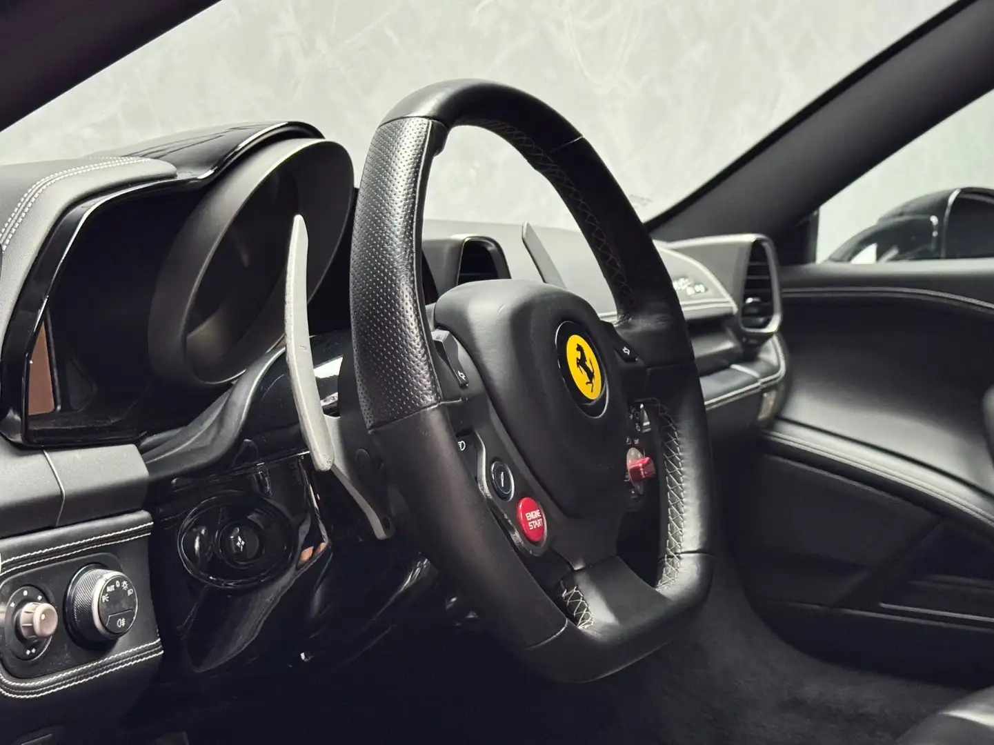 Ferrari 458 Italia I FULL NERO I TÜV NEU I EU-FAHRZEUG Schwarz - 2