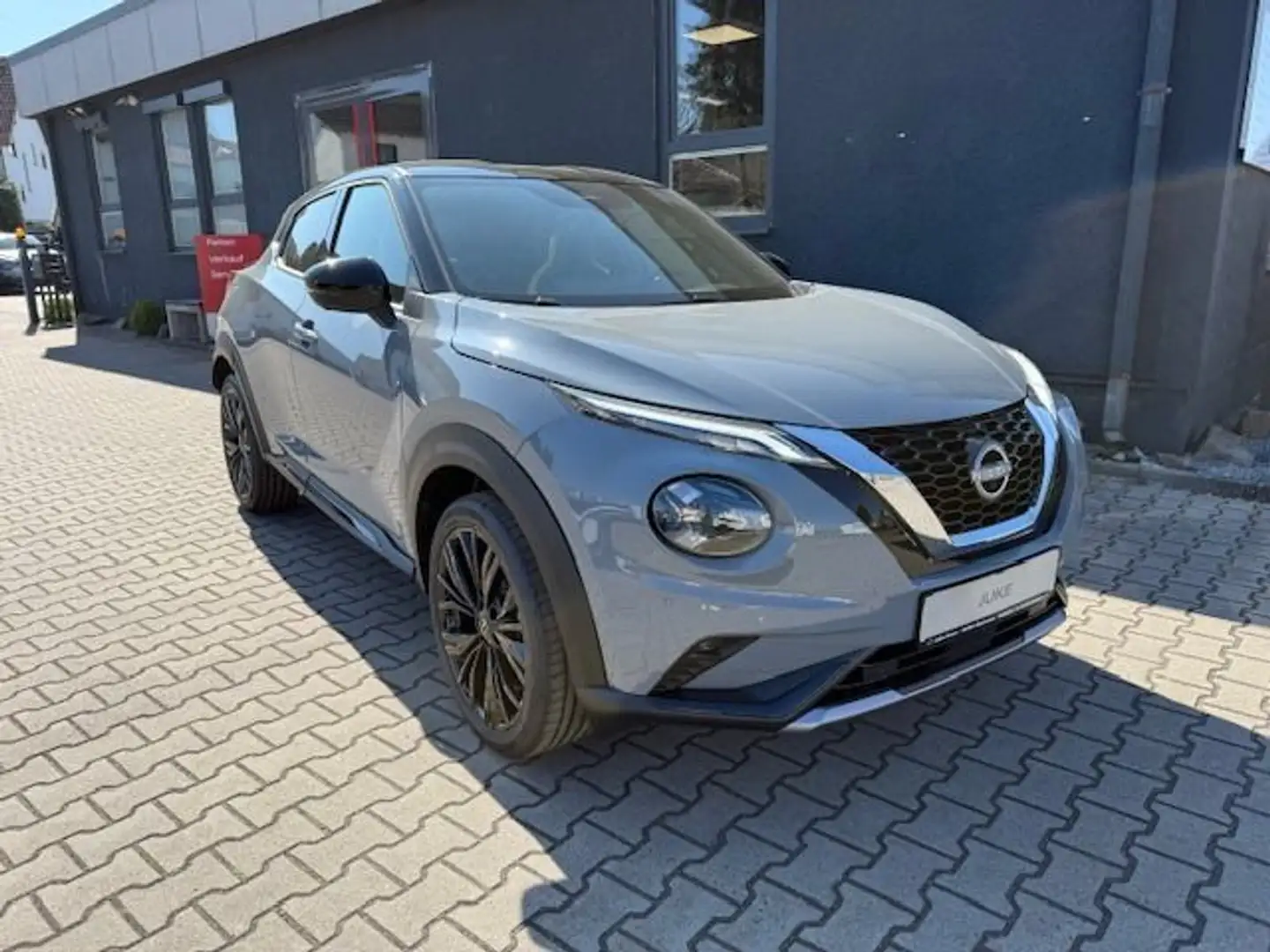 Nissan Juke N-Sport 1,0 DIG-T Automatik, Navi, Klima, K Grau - 2