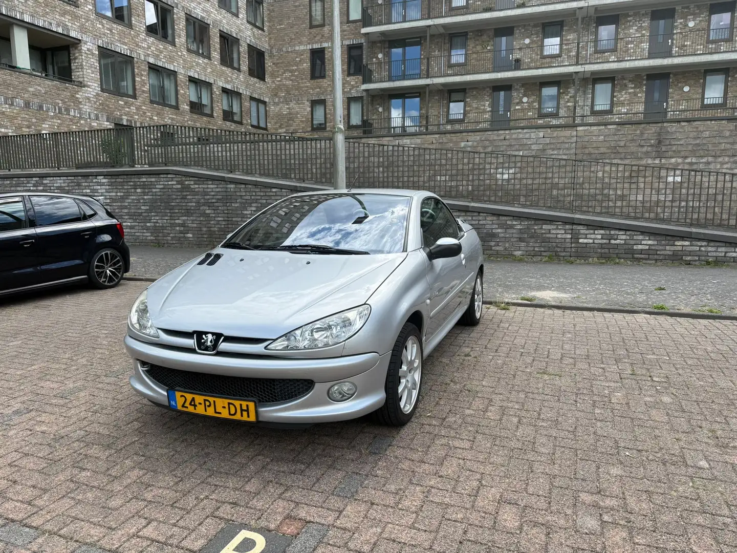 Peugeot 206 1.6-16V Quiksilver Grijs - 1