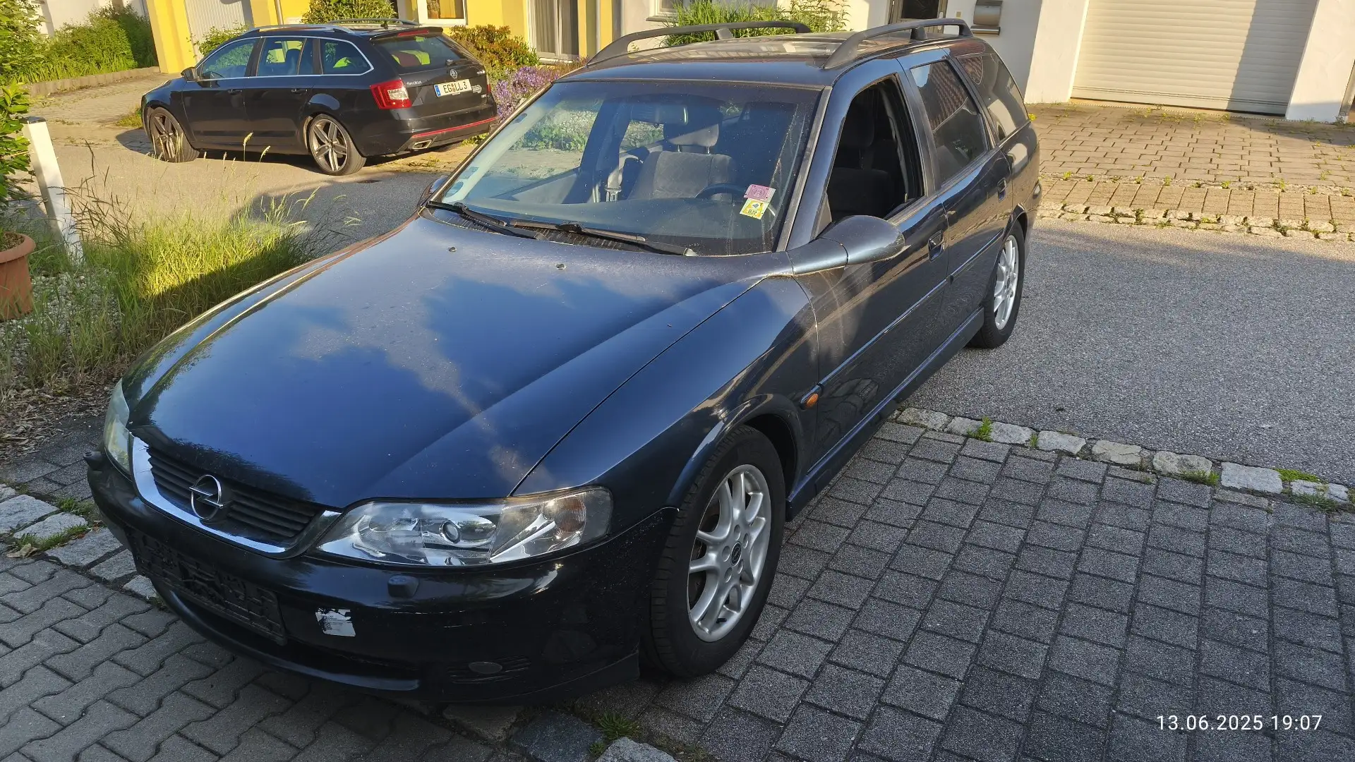 Opel Vectra 2.0 Caravan Sport - 1