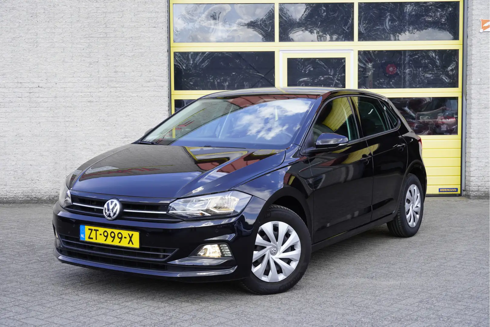 Volkswagen Polo 1.0 TSI 5drs Comfortline Business BJ2019 Led | Pdc Zwart - 1