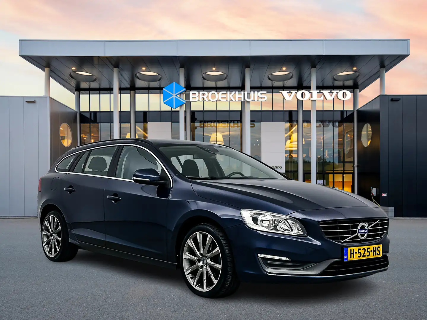 Volvo V60 T3 Momentum | 18' | Cruise control | Parkeersensor Blauw - 2