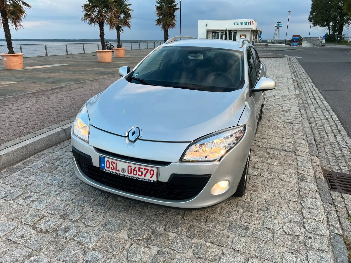 Renault Megane III Grandtour Dynamique TÜV/Insp.Neu,Top Silber - 2