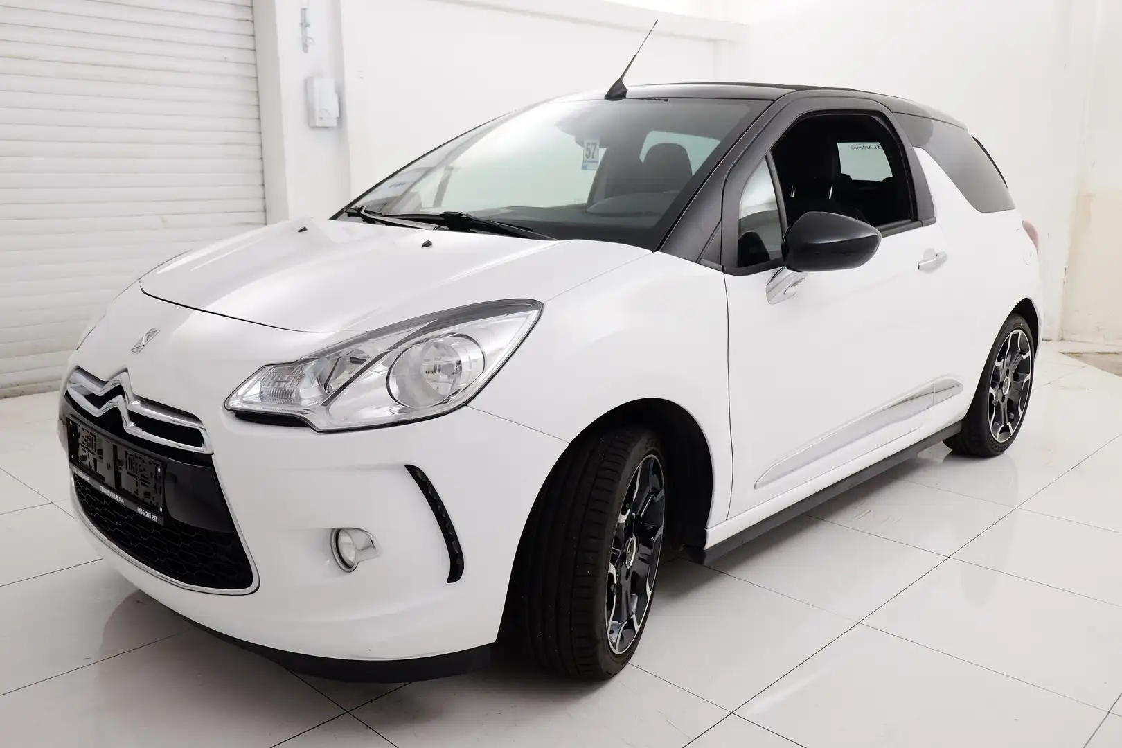 DS Automobiles DS 3 DS 3 Cabrio 1.2 So Chic # GPS, CLIM AUTO Weiß - 2