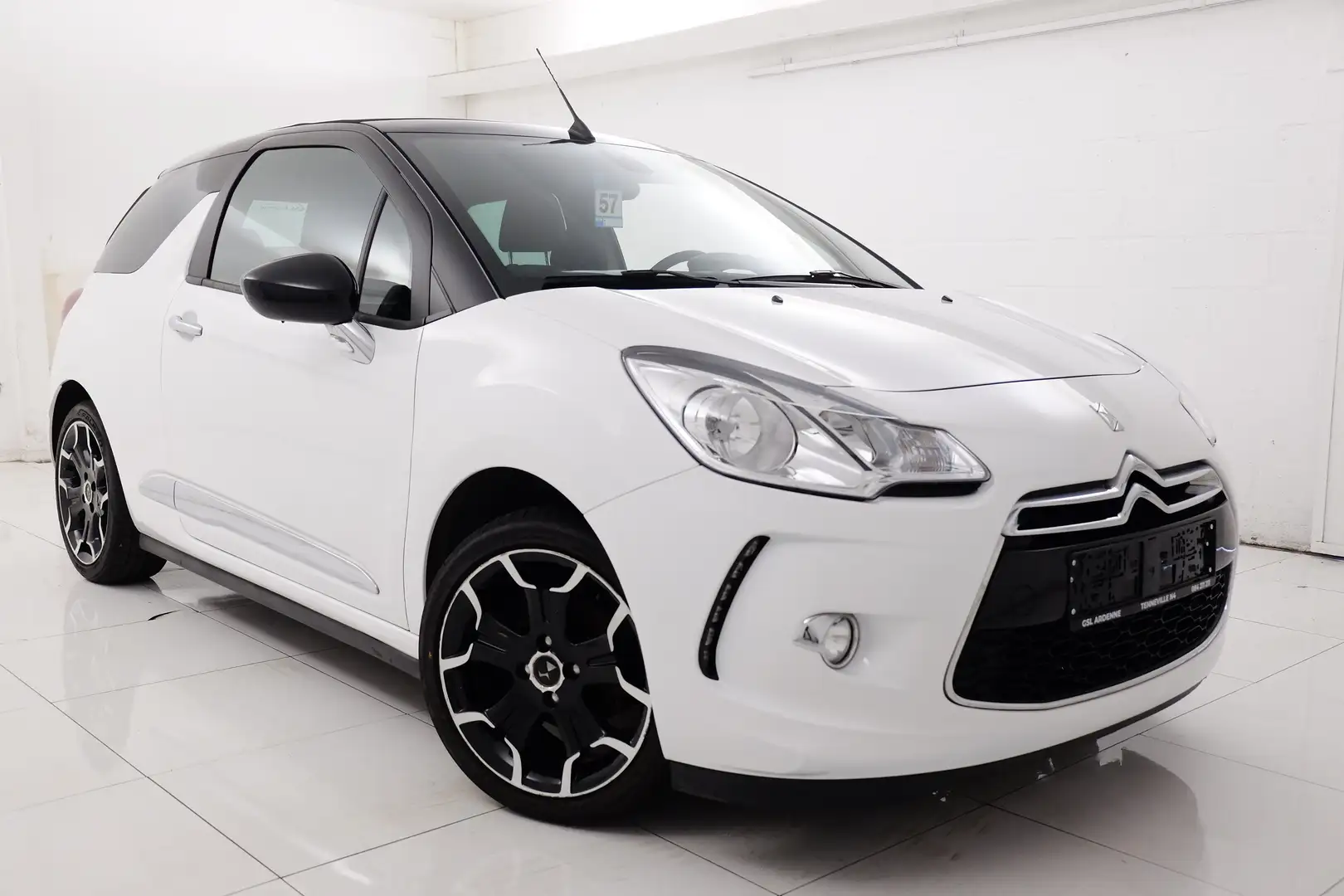 DS Automobiles DS 3 DS 3 Cabrio 1.2 So Chic # GPS, CLIM AUTO Weiß - 1