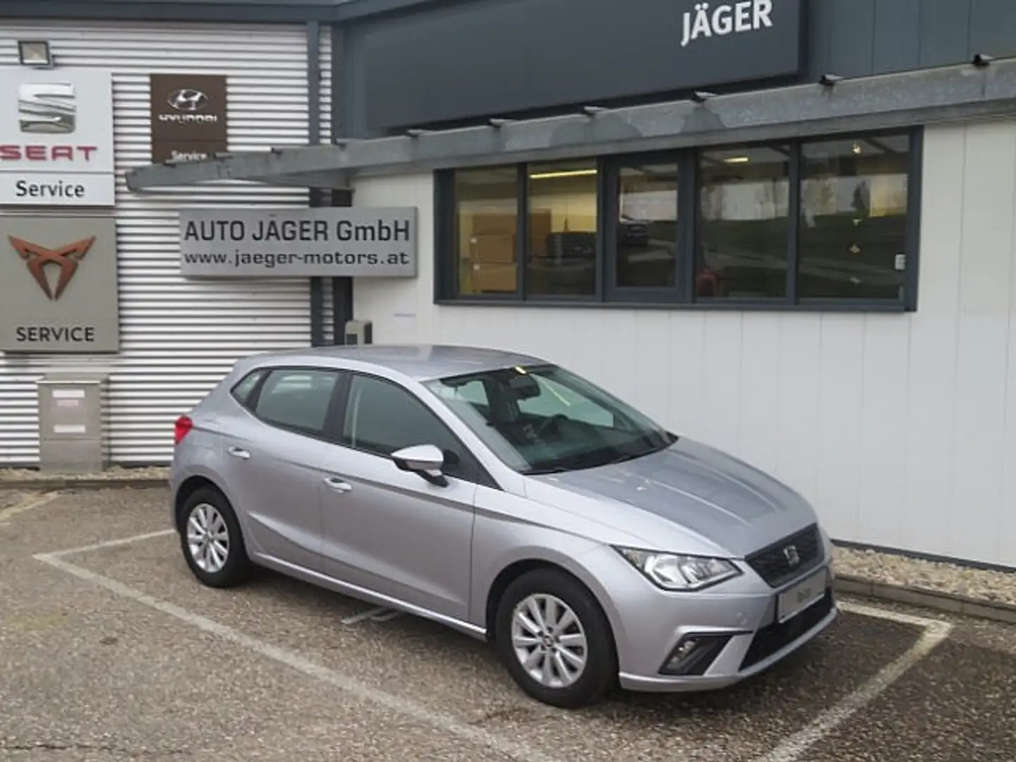 SEAT Ibiza 1,6 TDI Klima NAVI Lederlenkrad Nebelscheinwerfer Silber - 1