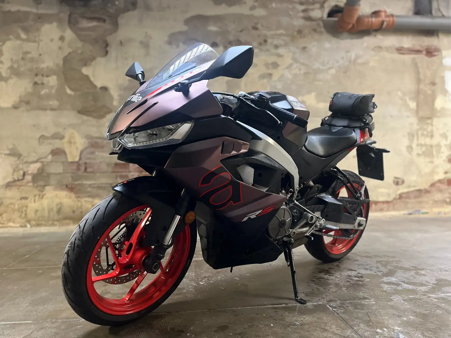 Aprilia RS 457 2025 - Prismatic Dark Fekete - 1
