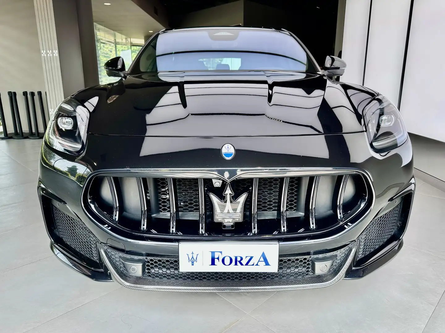 Maserati Grecale 3.0 V6 Trofeo 530cv auto Noir - 2