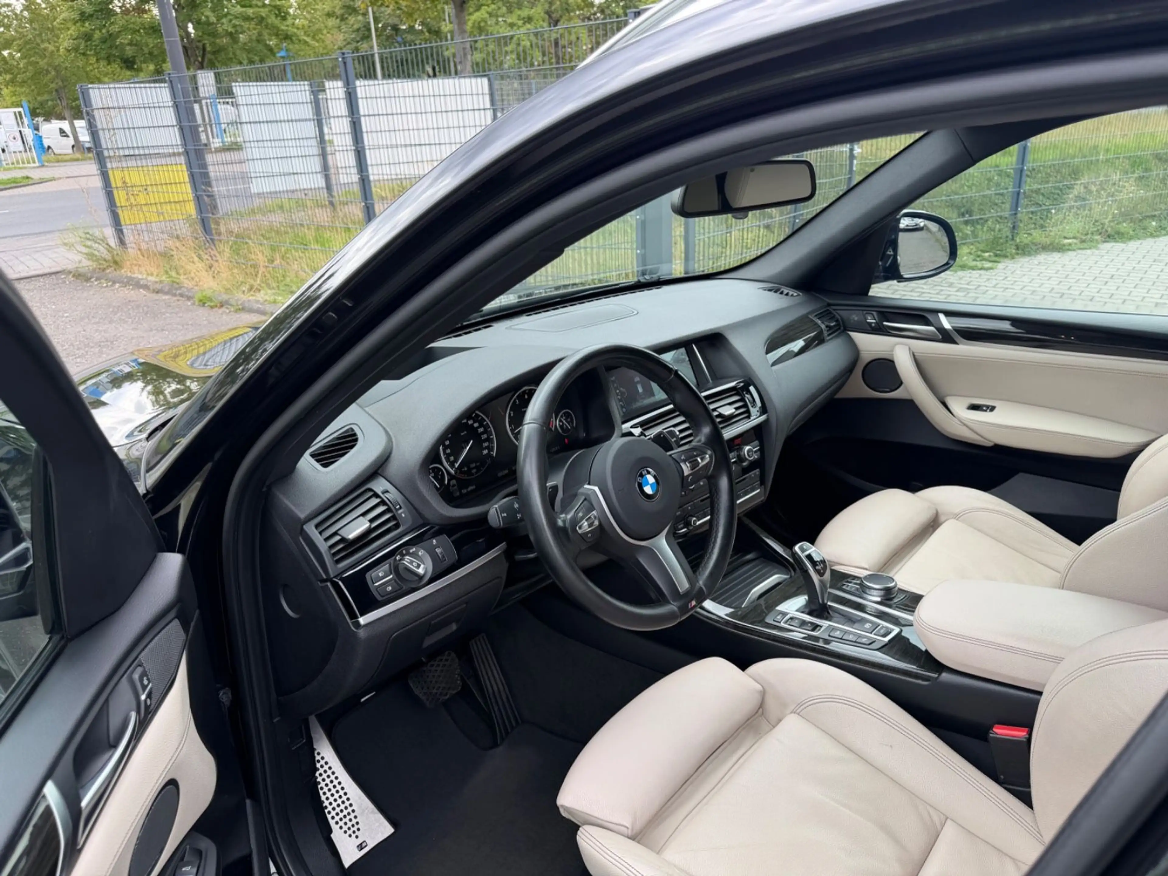 BMW X3 xDrive 35i M-Sport Navi/H-K/Panorama/Bi-Xenon — photo 9