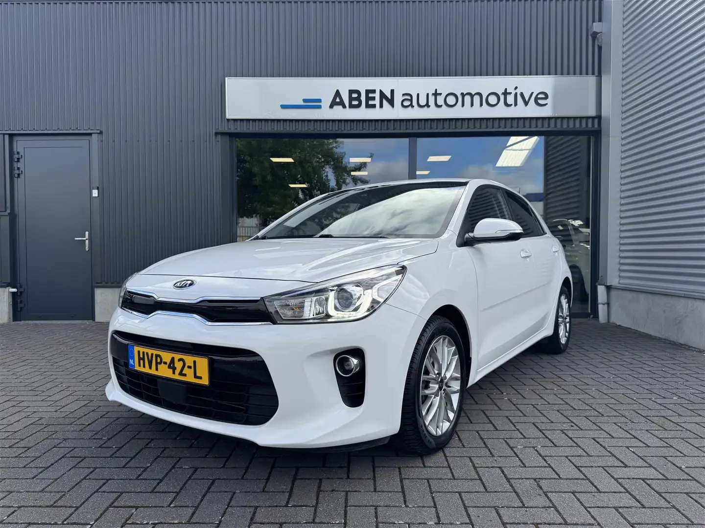 Kia Rio 1.2 cvvt 84PK Dream Team Edition (TREKHAAK|NAVI|CA Wit - 1