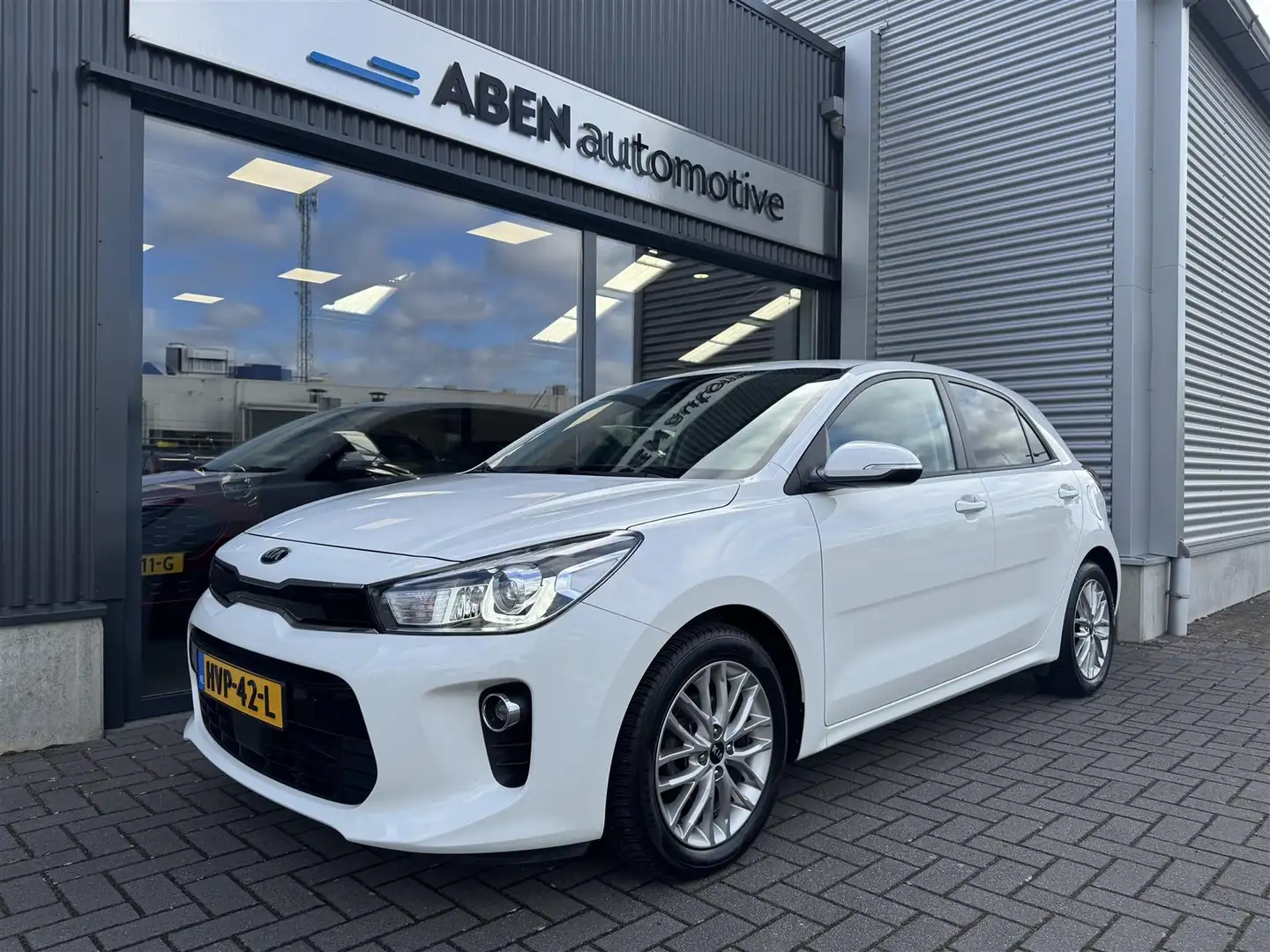 Kia Rio 1.2 cvvt 84PK Dream Team Edition (TREKHAAK|NAVI|CA Wit - 2
