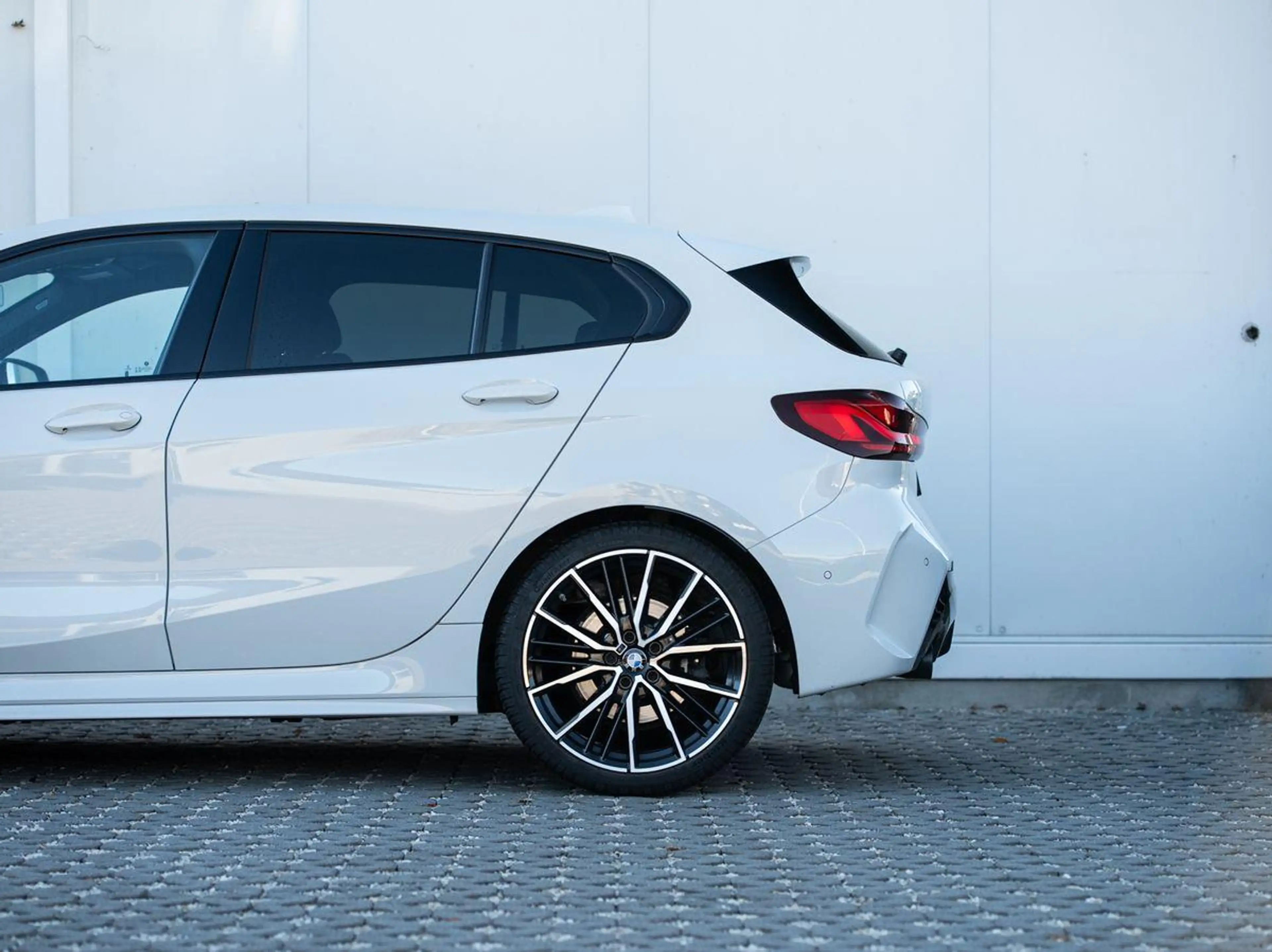 BMW 120 i M-Sport 19 GSD KoZg RFK DAB HiFi LiveCoProf — photo 7