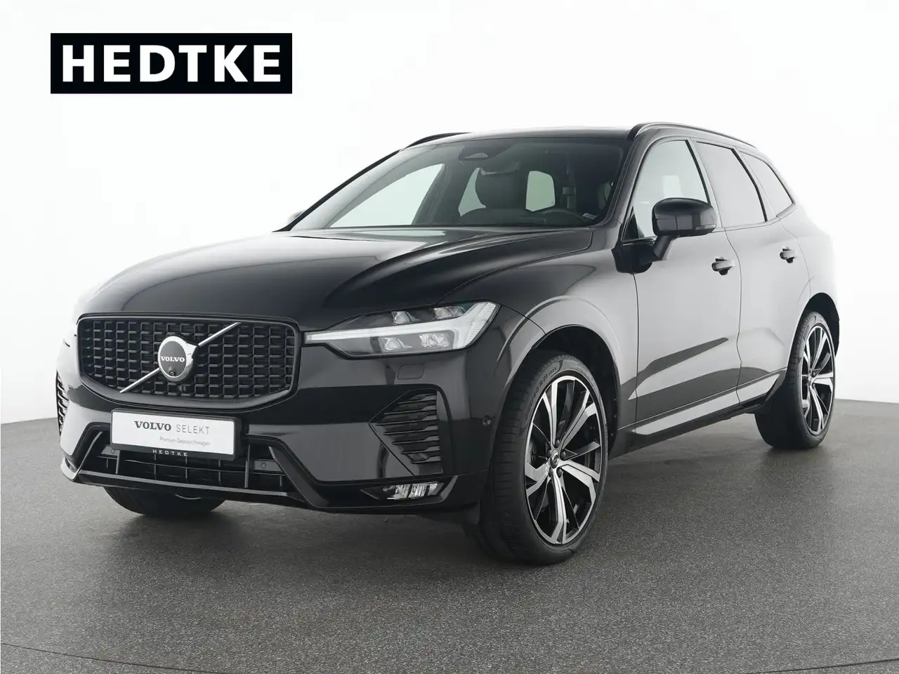 Volvo XC60 B4 AWD ULTIMATE Dark 360°KAMERA*21" — photo 1 of 24