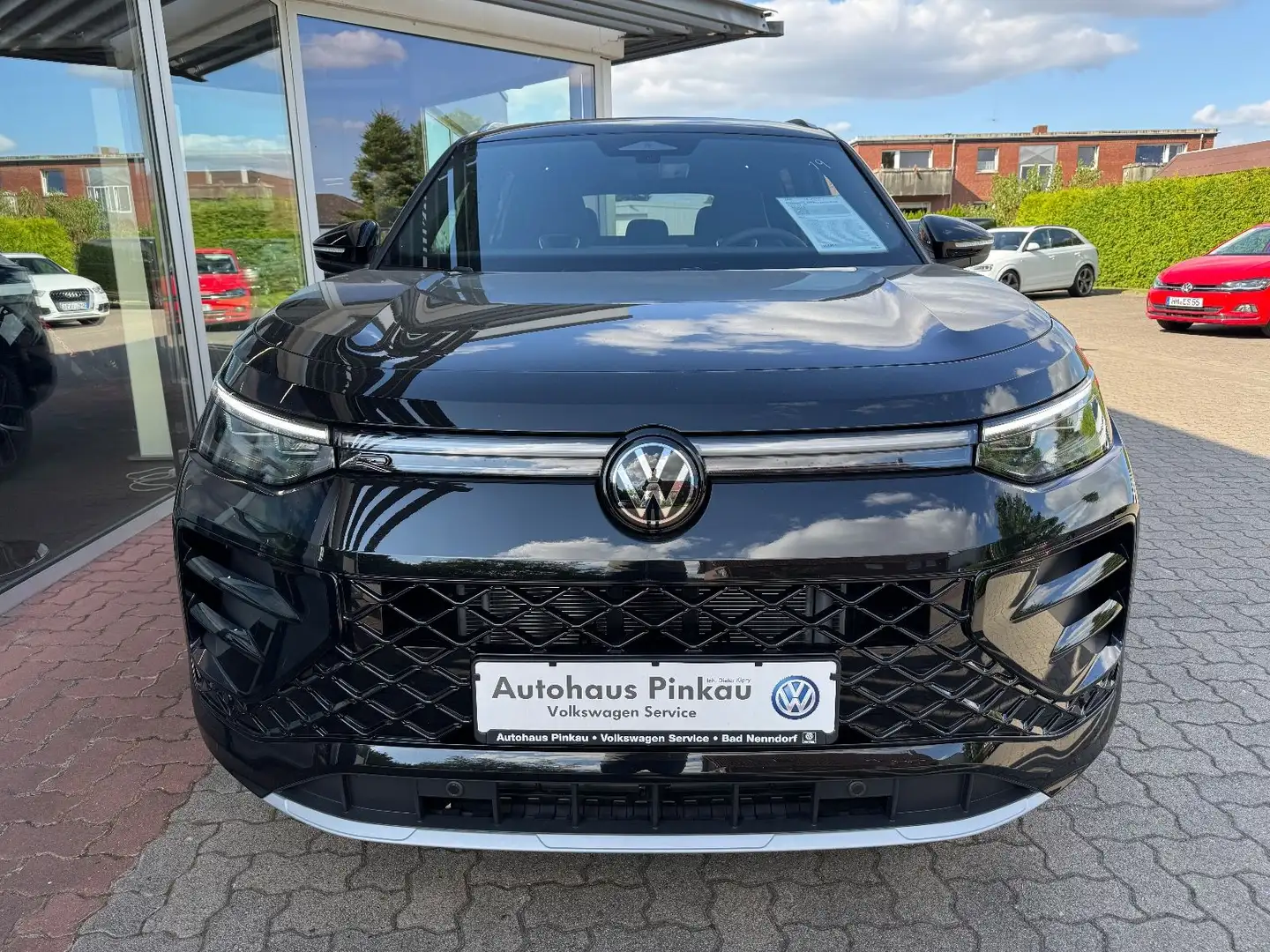 Volkswagen Tayron 2.0TDI 4M R-Line PANO AHK DCC UPE 68.950€ Negro - 2