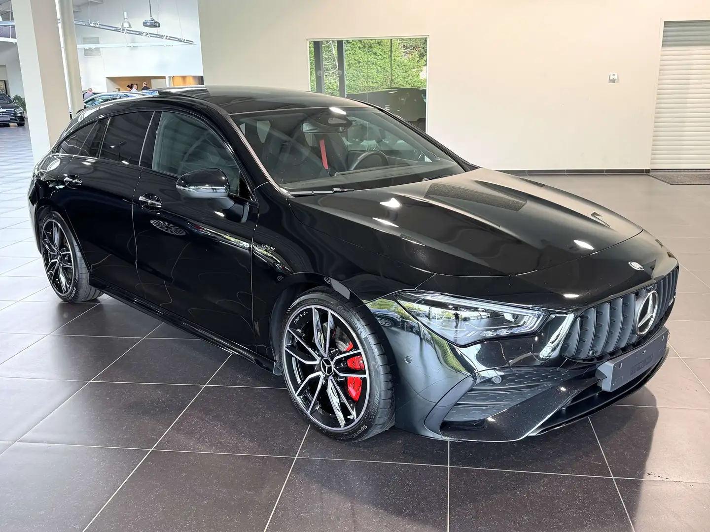 Mercedes-Benz CLA 35 AMG 4M SB Night Pack, Panorama, Burmester Sound, Distr Noir - 2