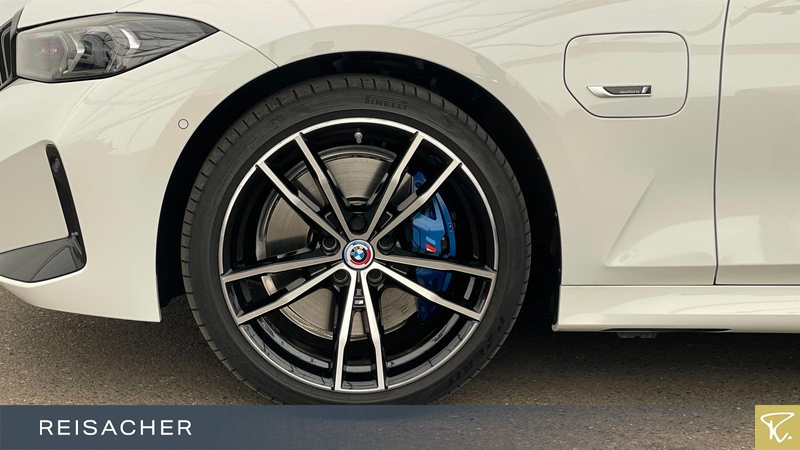 BMW 330 e A xDrive Tou M-Sport PRO,Pano,AHK,360° — photo 3