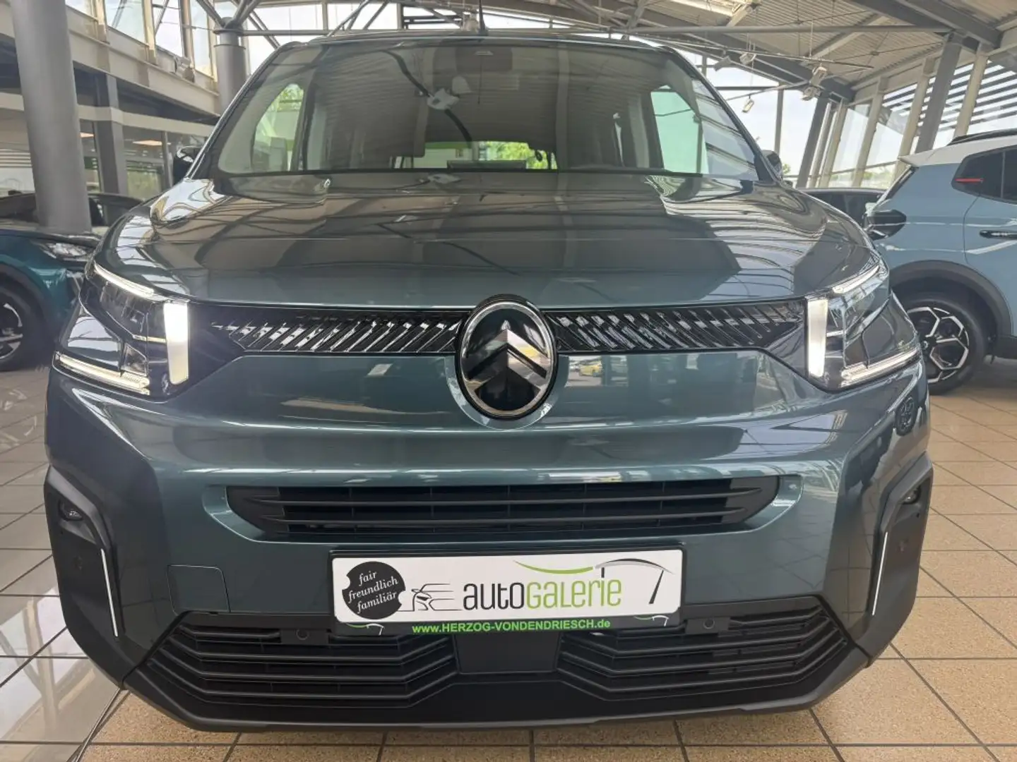 Citroen Berlingo M BlueHDi 130 EAT8 MAX Bleu - 2