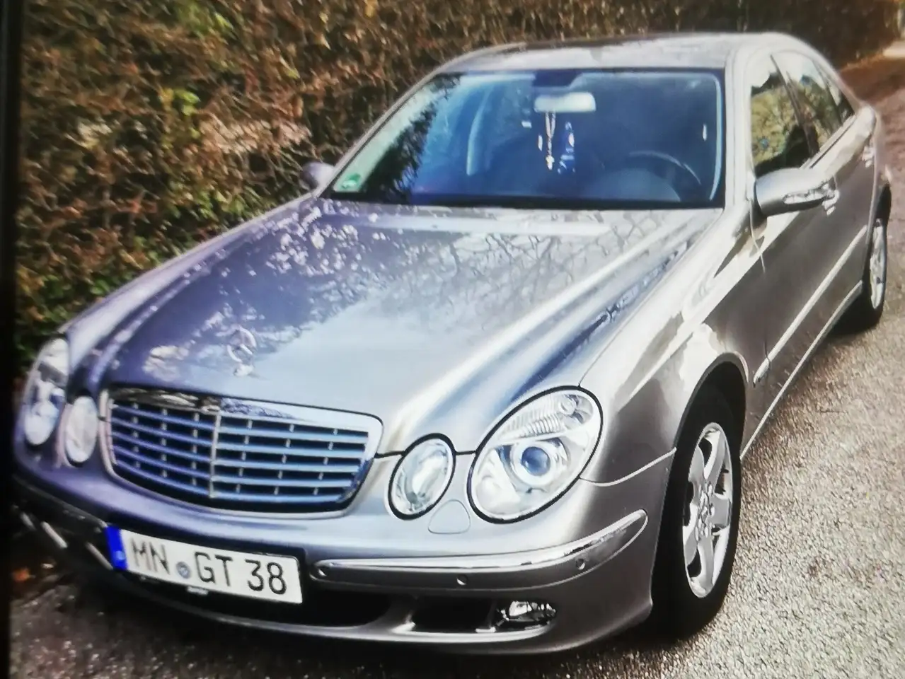 Mercedes-Benz E 240