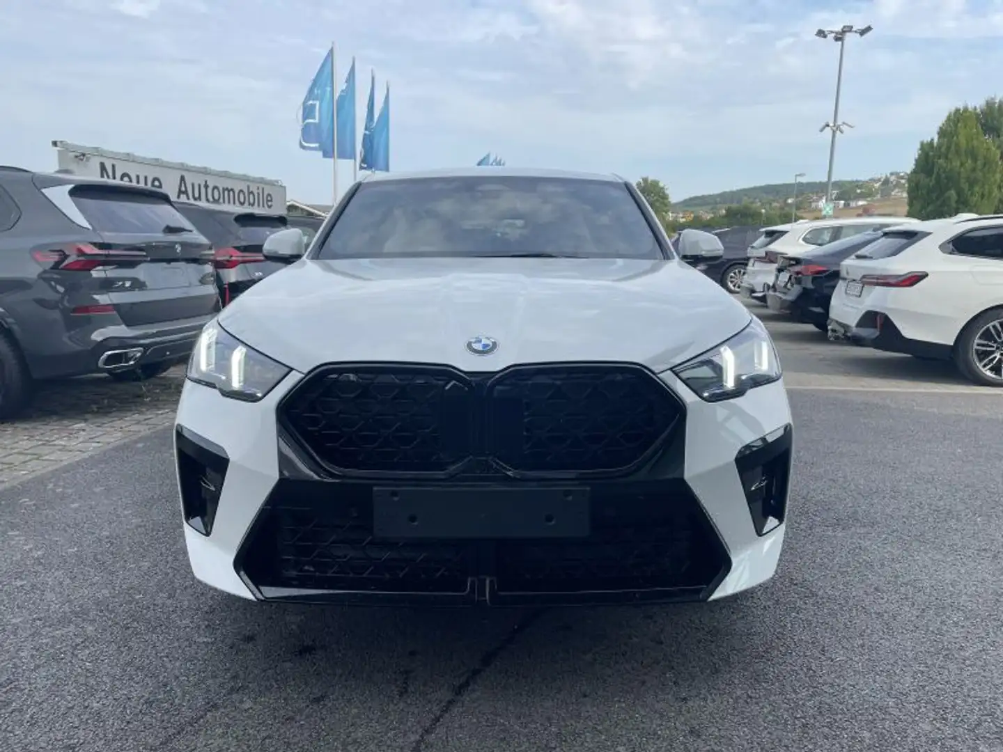 BMW X2 sDrive20i *Aktion Vorführwagen* ! *8-Fach* Weiß - 2