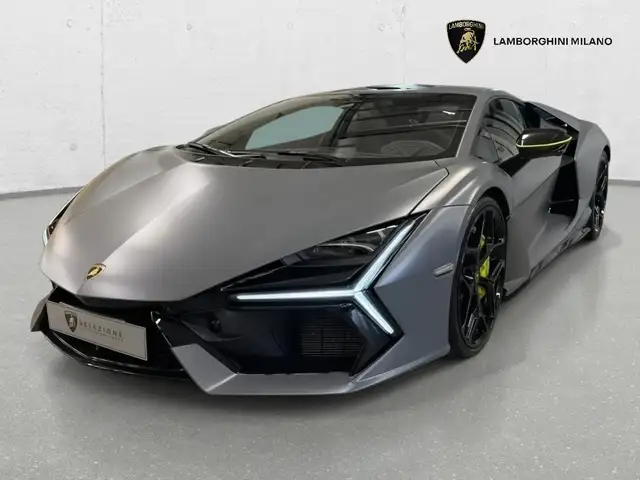 Lamborghini Revuelto