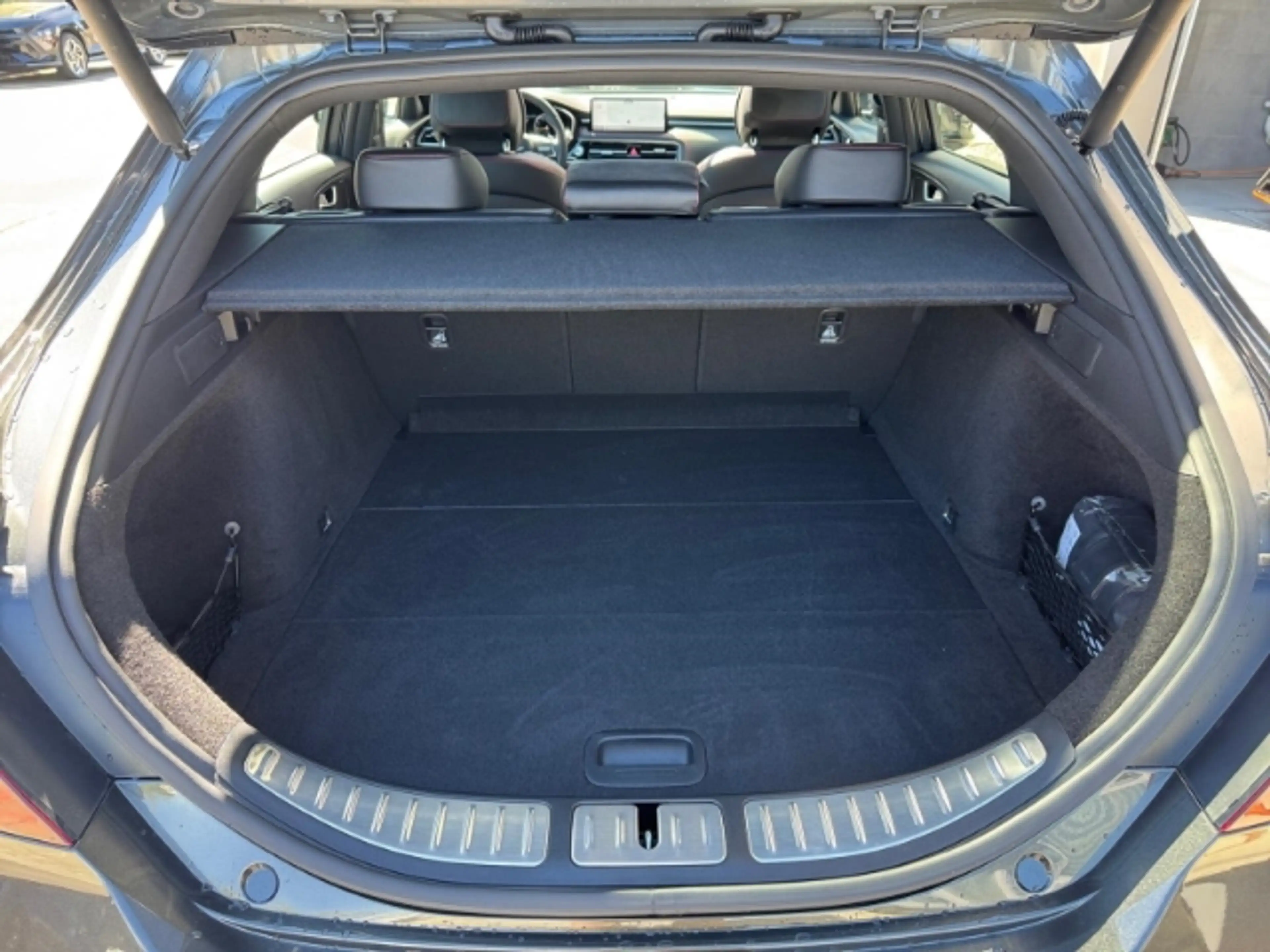 Genesis G70 Shooting Brake 2.0T RWD Sport Leder LED Sperrdiff. — photo 12