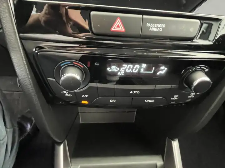 Suzuki Vitara 2023, foto 21