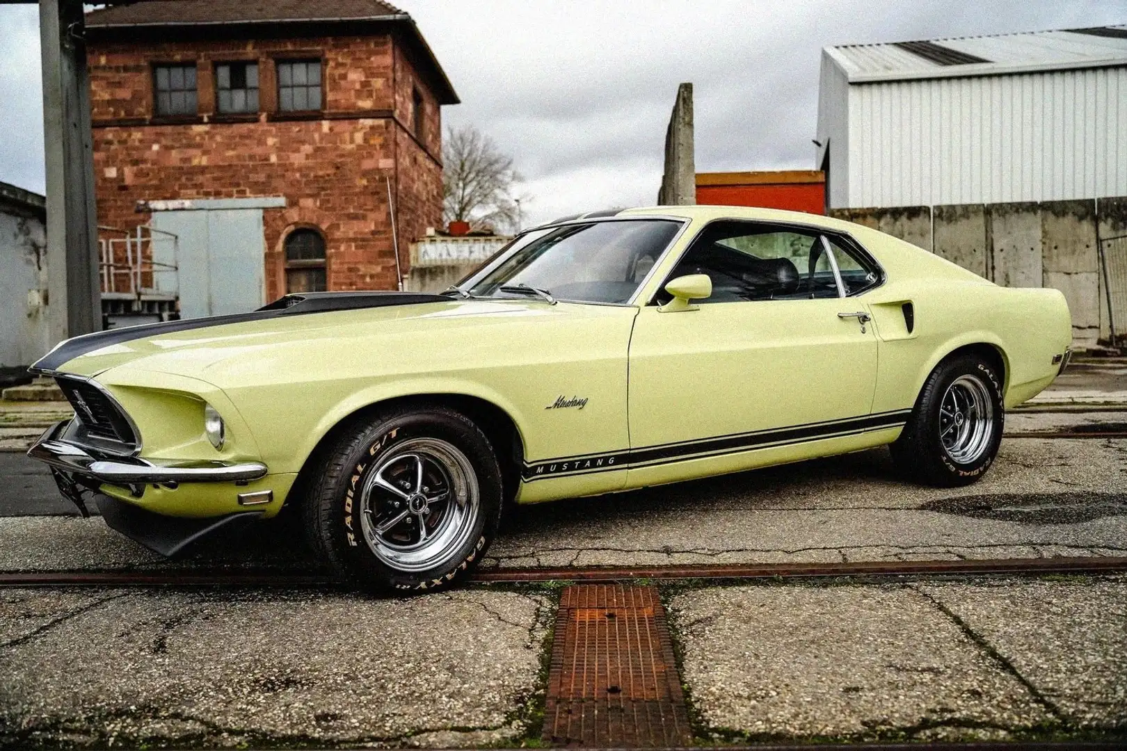 Ford Mustang Mustang I Fastback Oro - 1