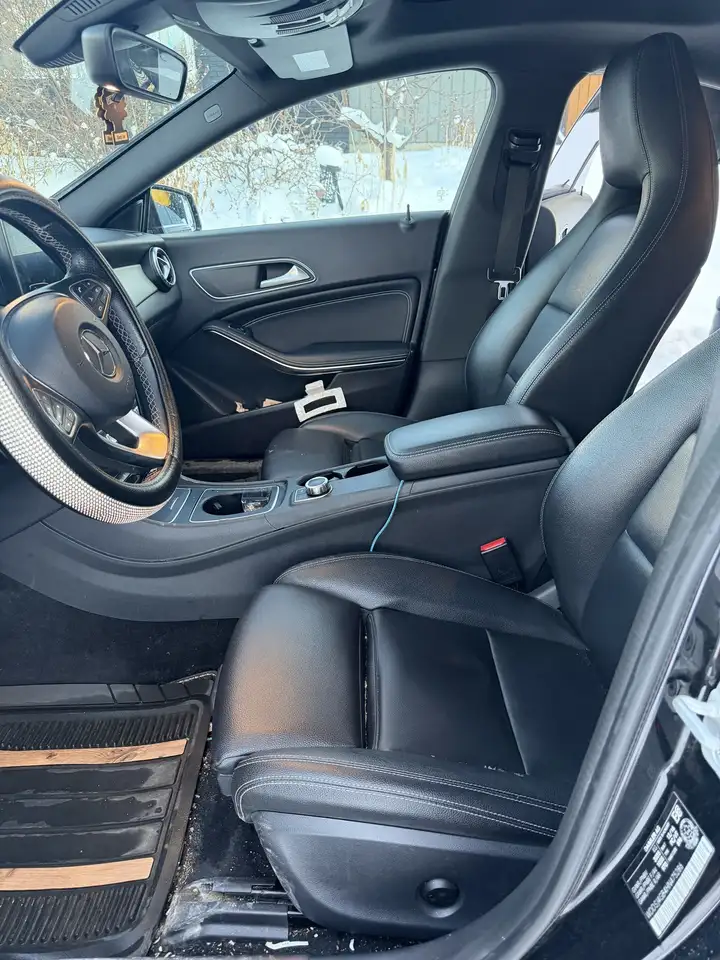 Mercedes-Benz CLA снимка Mercedes-Benz CLA