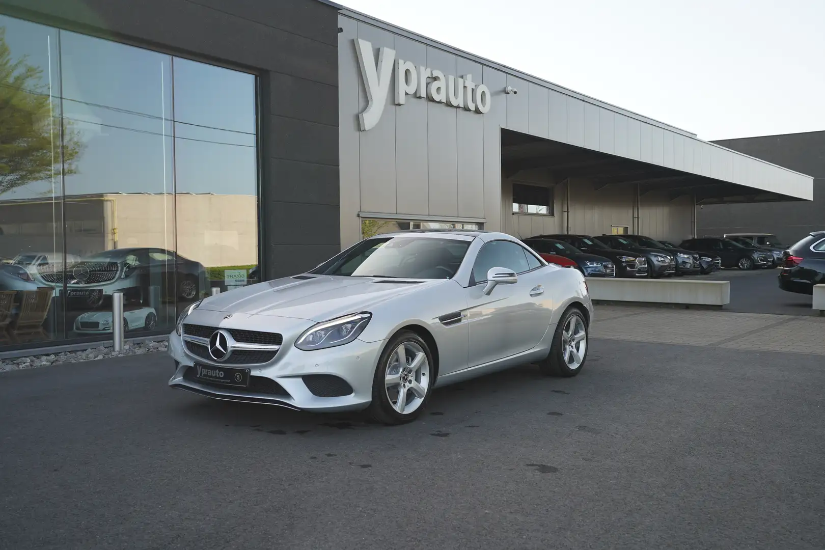 Mercedes-Benz SLC 200 SLC 200 AUT Airscarf nekverwarming Windschut Volleder Verwarmde zetels Full led koplampen Parkeersensoren enz.. Silber - 1