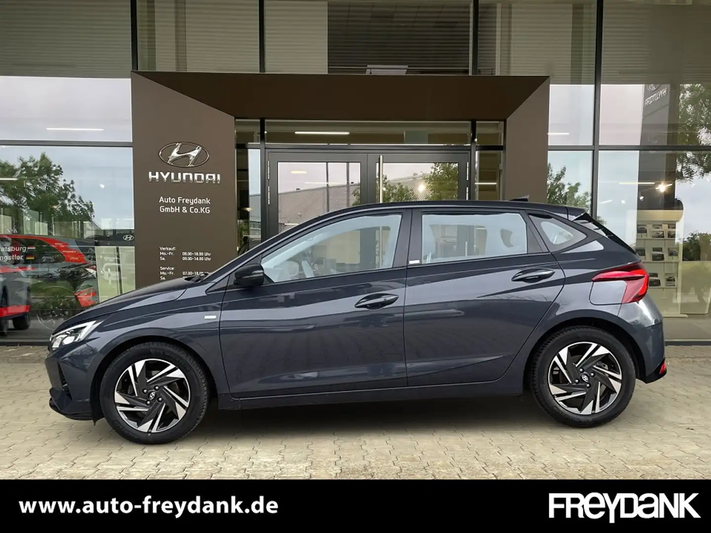 Hyundai i20 1.0 T-Gdi 48V-Hybrid M/T Trend Navi, Komfort-, Lic Gris - 2