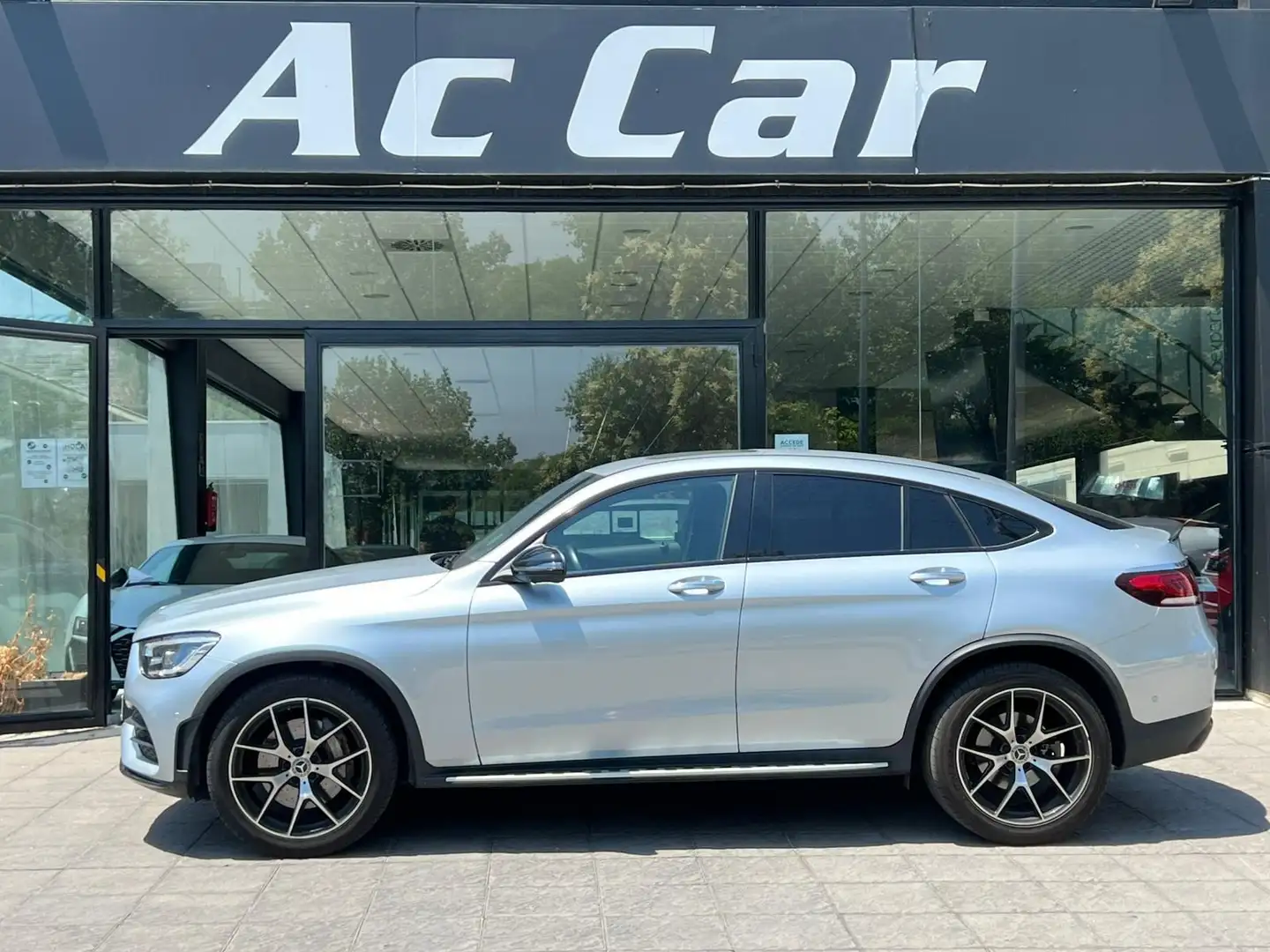 Mercedes-Benz GLC 220 220d 4Matic 9G-Tronic Grau - 1
