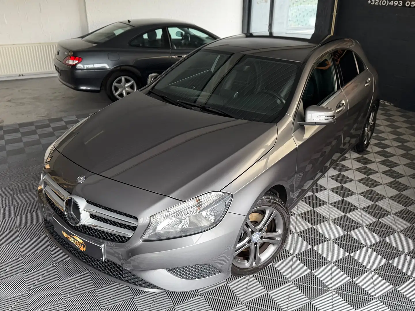 Mercedes-Benz A 180 1er propriétaire Garantie 12 mois Gris - 2