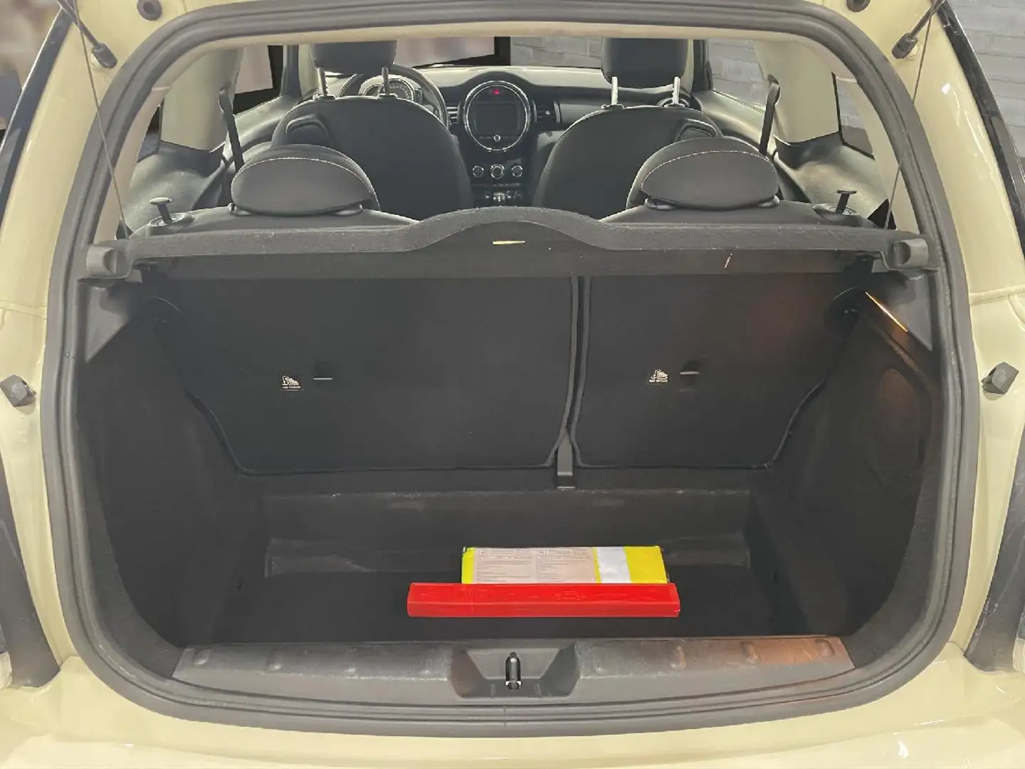 MINI One D (F56) Jaune - 2