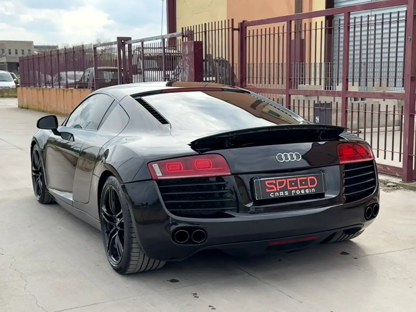 Audi R8 4,2 500hp 2010 Restailing Zwart - 2