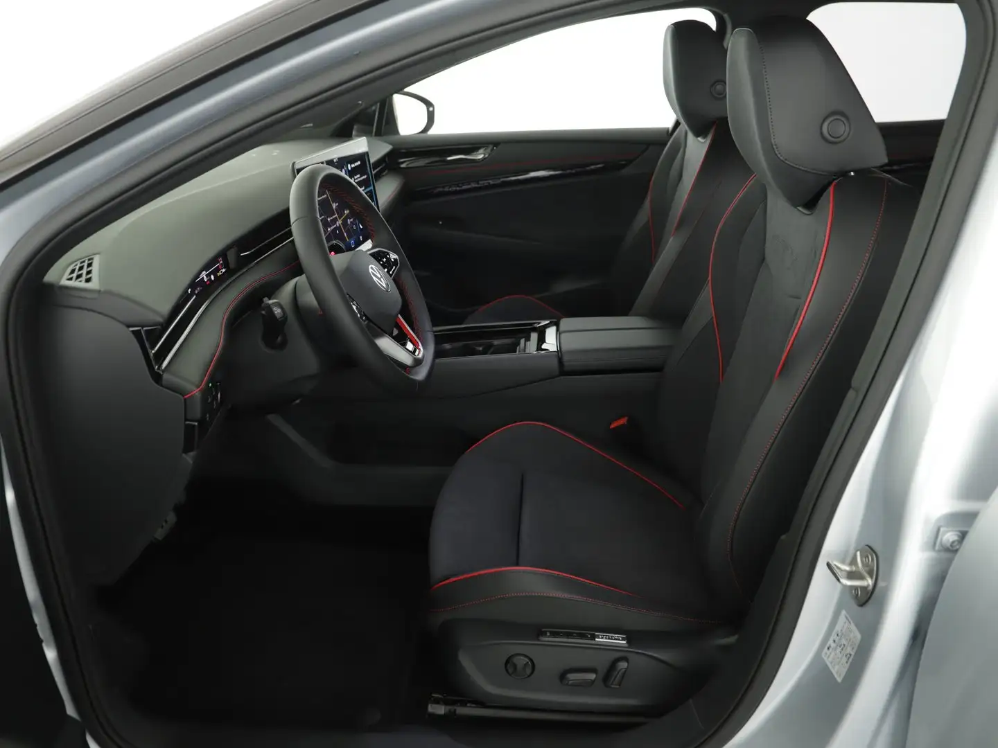 Volkswagen ID.7 Tourer GTX 4MOTION 250 kW Business Silber - 1