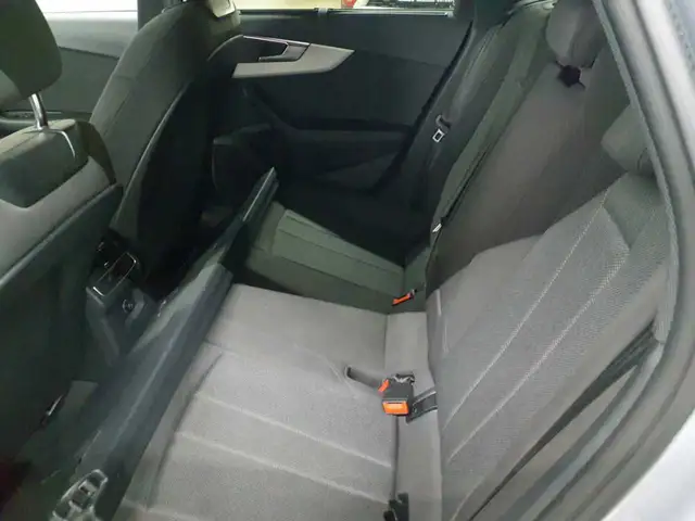 Audi A4 view 13
