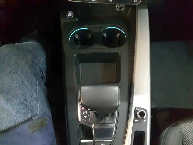Audi A4 view 10
