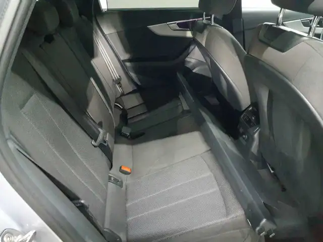 Audi A4 view 14