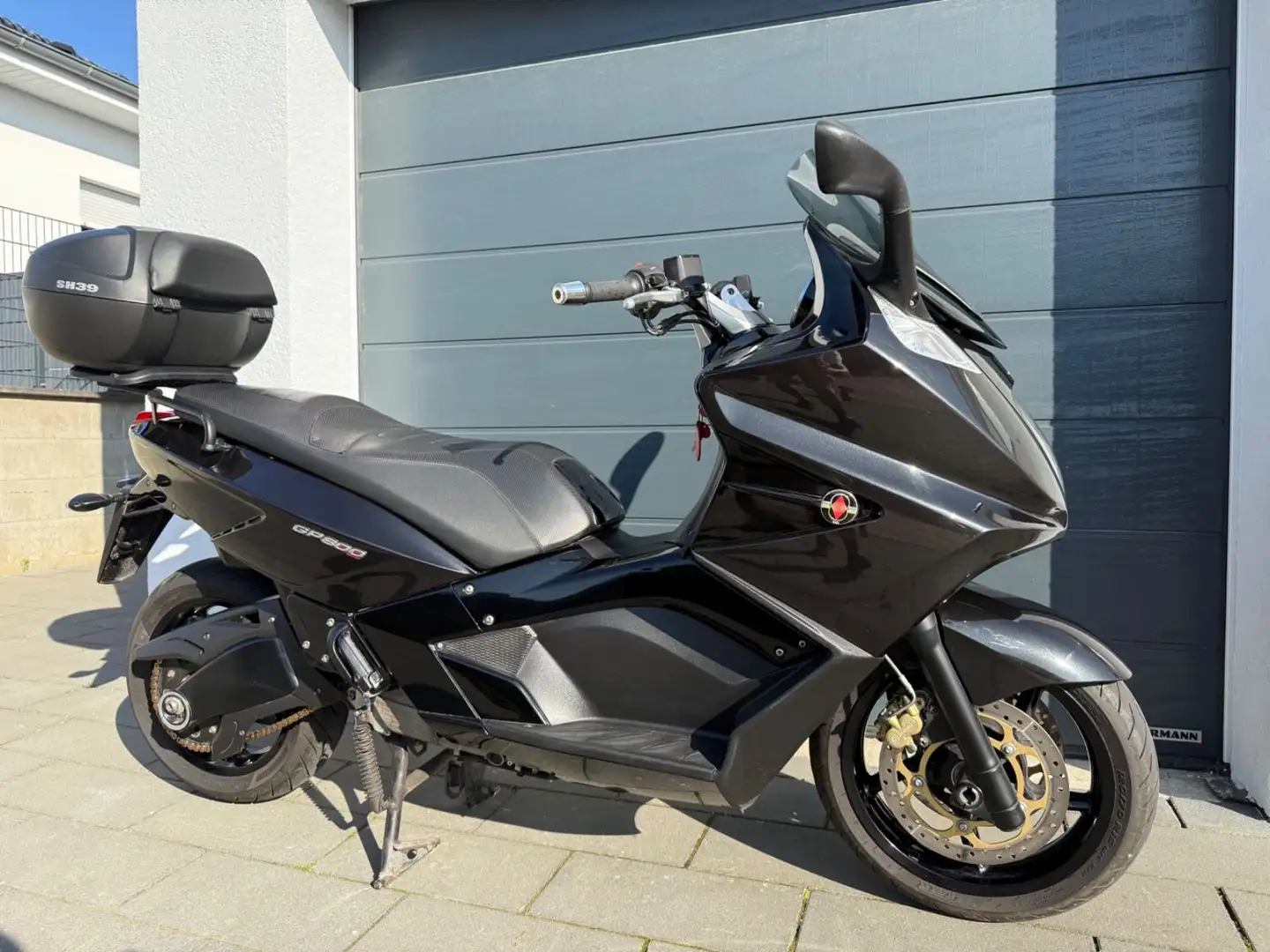 Gilera GP 800 100 Jahre Edition Top zustand Černá - 2
