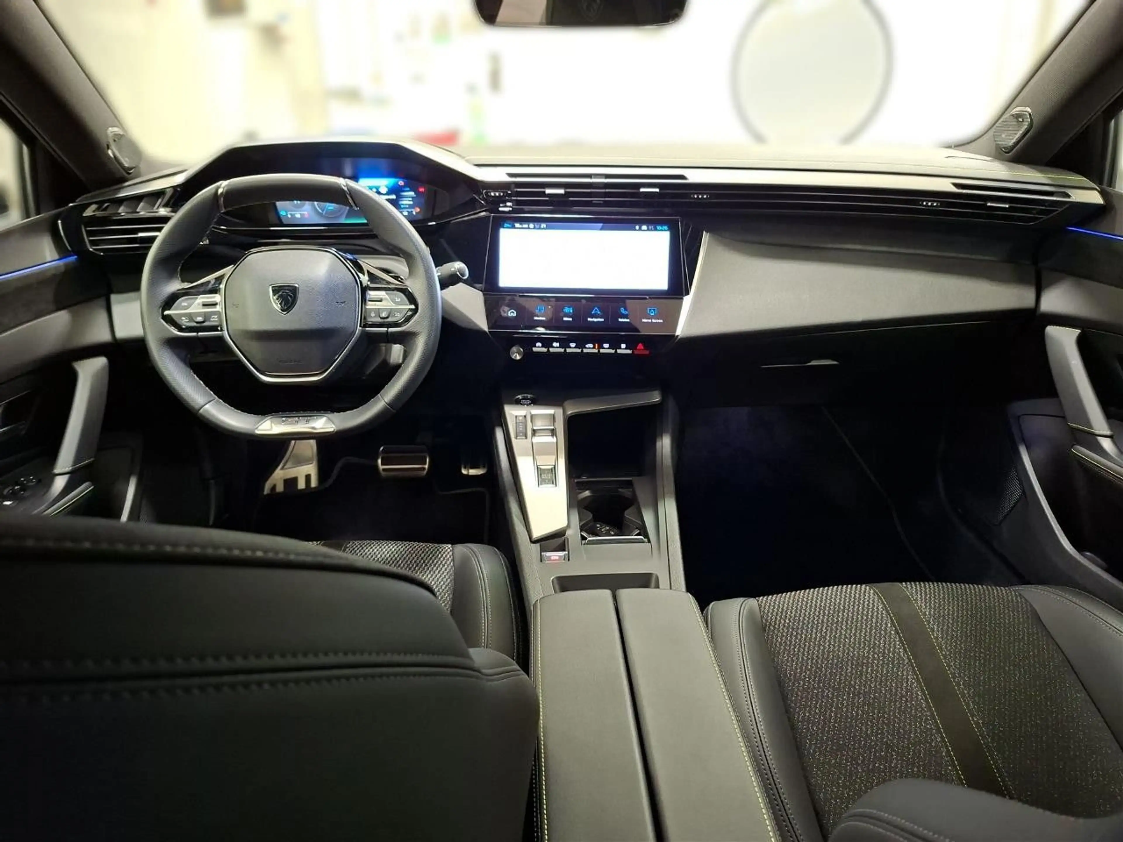Peugeot 408 GT PHEV 225 e-DSC7 *SCHIEBEDACH* — photo 10